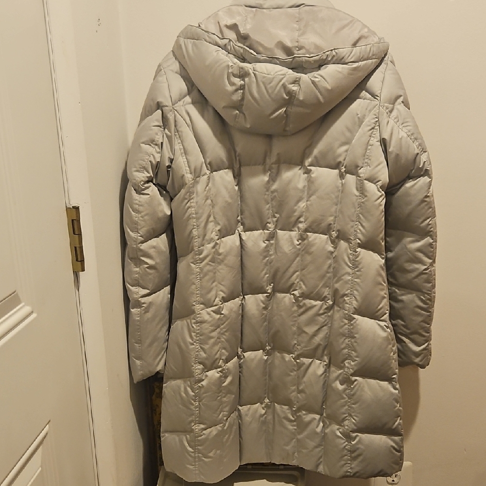 Eddie Bauer Women's Light Gray Puffer Jacket - Picture 3 of 4